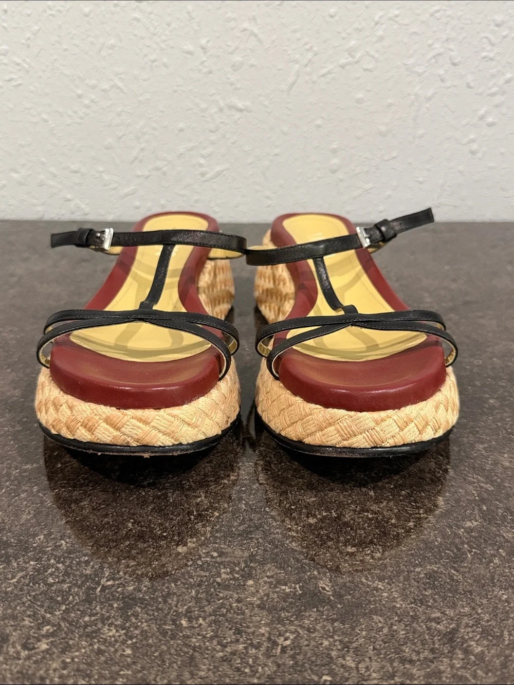 LABUCQ Leather T-Strap Sandals Size 39